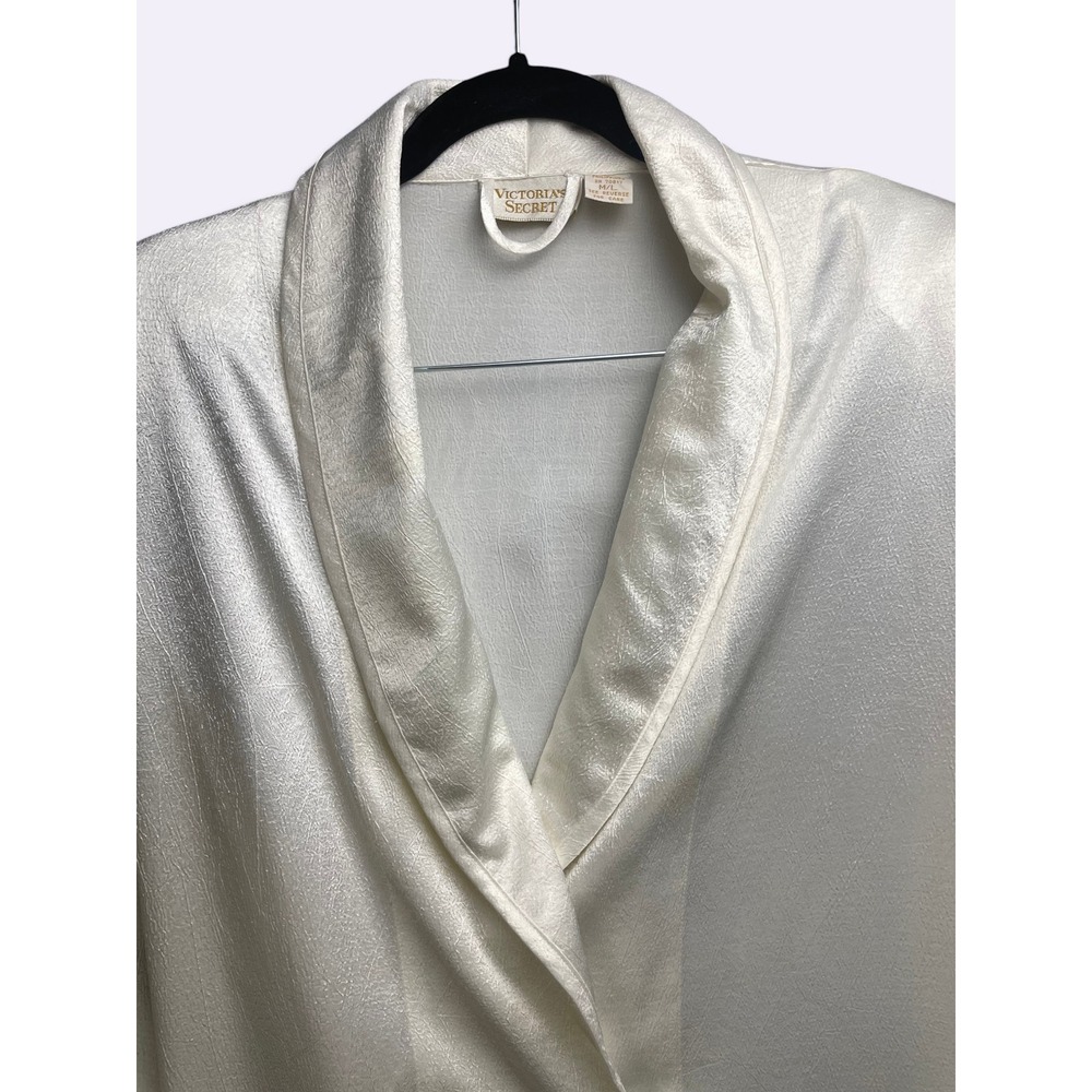 Vintage Victorias Secret Gold Label White Satin Robe Shawl Collar M/L - Picture 3 of 5